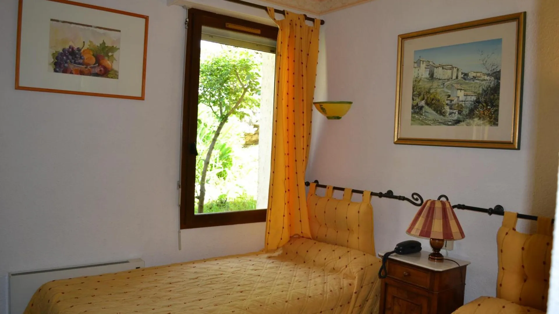 Logis Hotel Le Vieil Amandier تريجانس